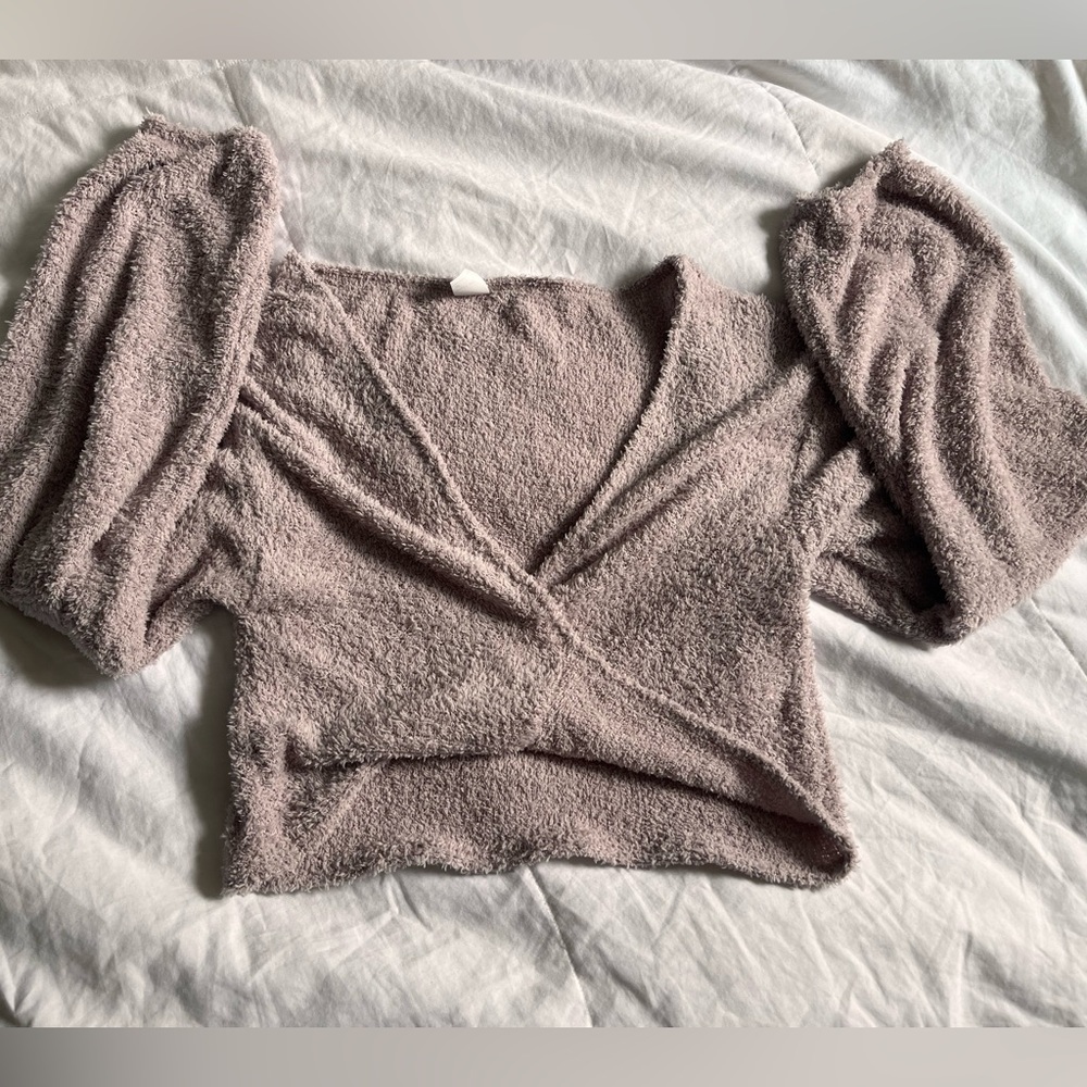 Gilly Hicks Purple/Gray Cropped Twist Sweater